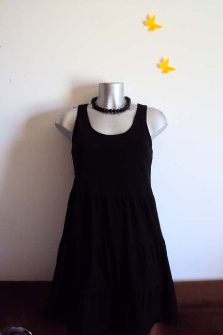 Crna slatka haljina