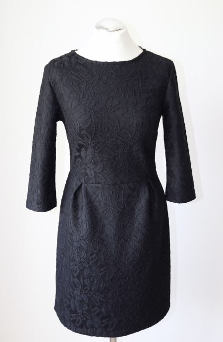 Woman haljina crne boje sa uzorkom čipke - vel. 36/38