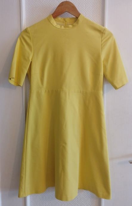 Žuta haljina a-kroja