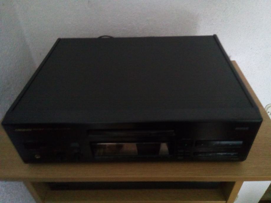 CD player Onkyo Integra 6850