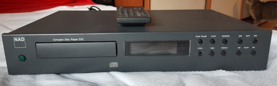 NAD - CD player model 522 s daljinskim upravljačem