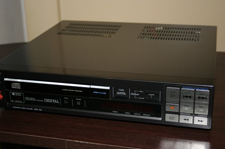 Sony CDP-102 sa daljinskim