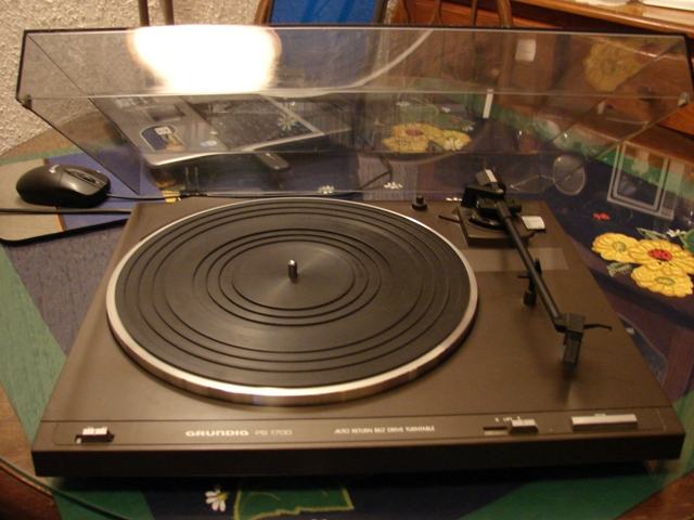 Gramofon Grundig PS-1700