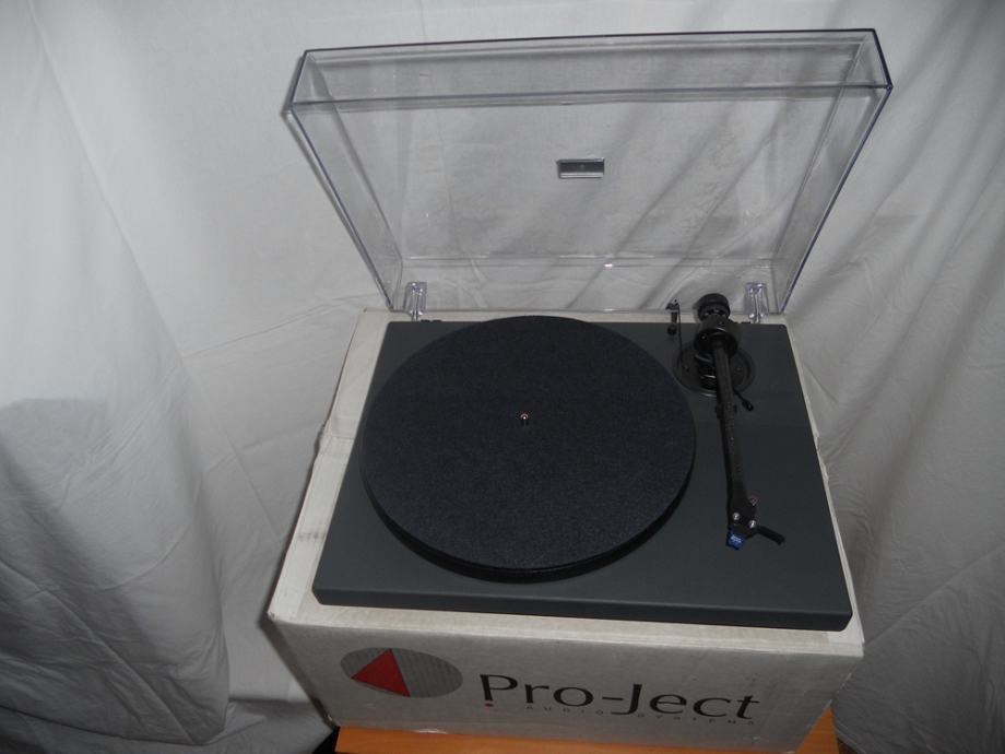 elektronkový předzesilovač pro gramofon sony