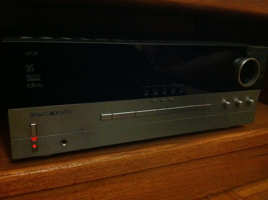 Harman Kardon AVR330 7 x 55W 7.1Channel A/V Receiver