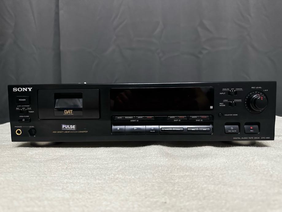 Sony DTC-690 fin années 90 - noir | France