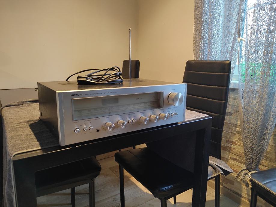HITACHI SR-502 Stereo Receiver Radio FM/AM (Gebraucht) in glattbrugg für CHF 55 – nur Abholung