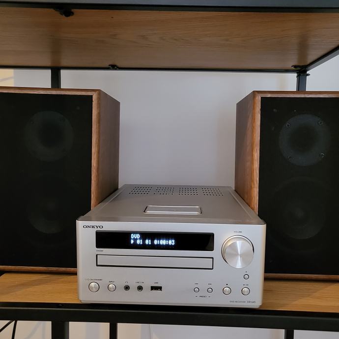 Onkyo CD / DVD receiver DR 645