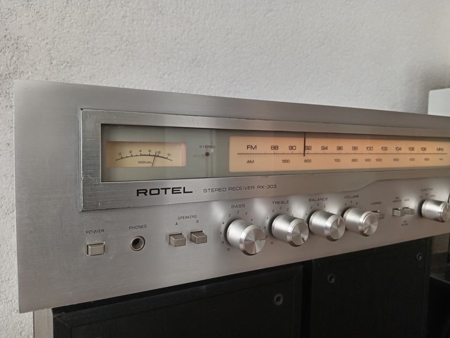 Rotel R303 ROTEL RX303