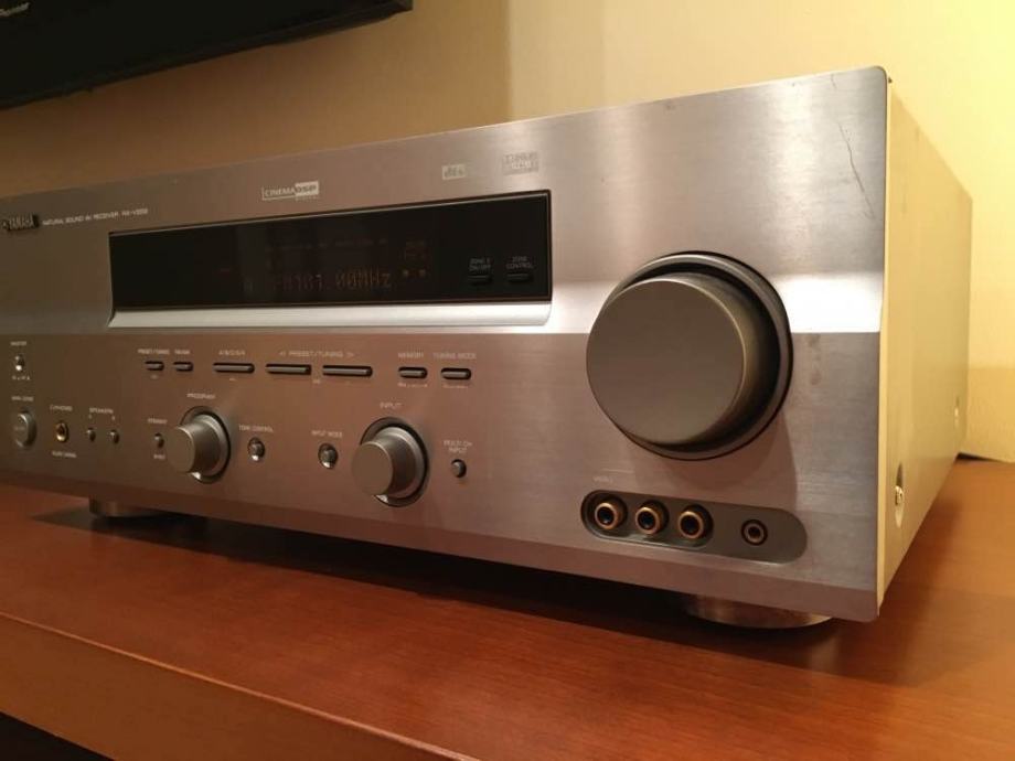 Yamaha AV receiver RXV559
