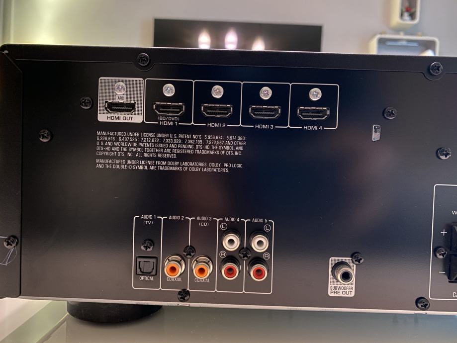 YAMAHA HTR2067 AV Receiverkao nov, bez vidljivih tragova korištenja