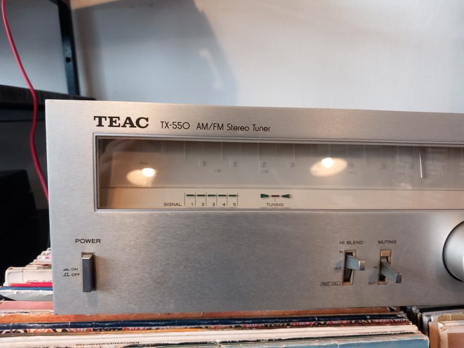 TUNER - TEAC TX - 550 AM/FM Stereo Tuner (1981)