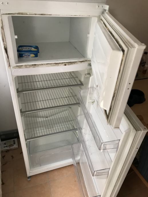 Neispravan hladnjak ugradbeni sa ledenicom