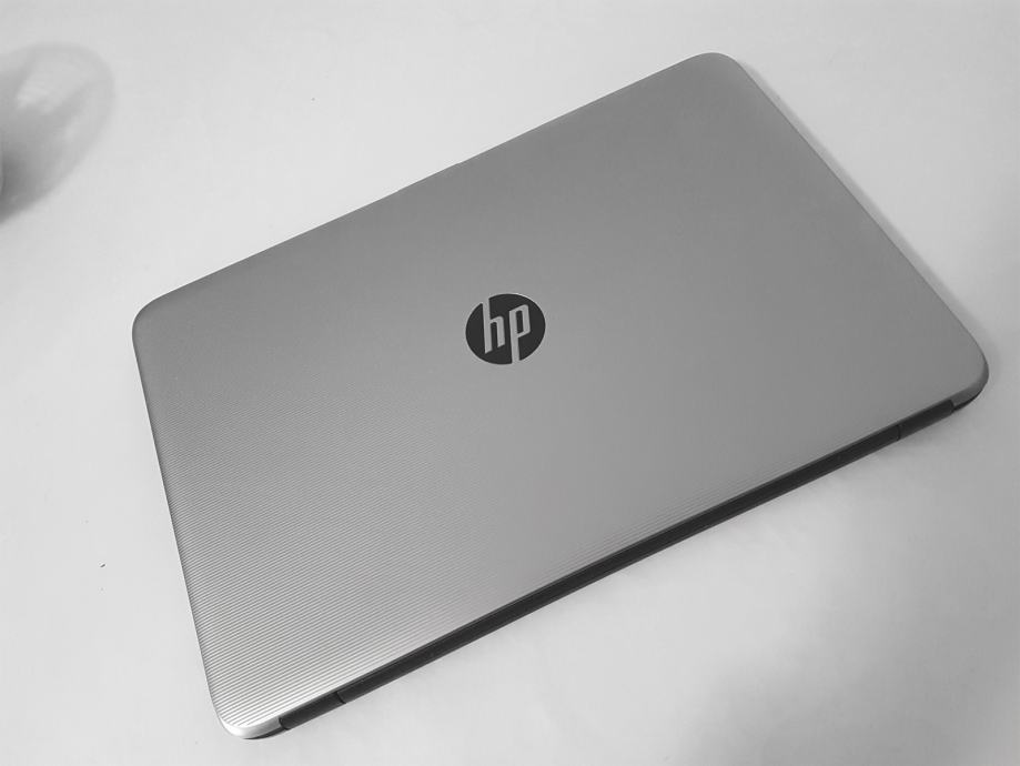 HP Compaq 15-ay103nm i5-7200U 2.5 GHz AMD Radeon R7 M340 4GB 8GB RAM