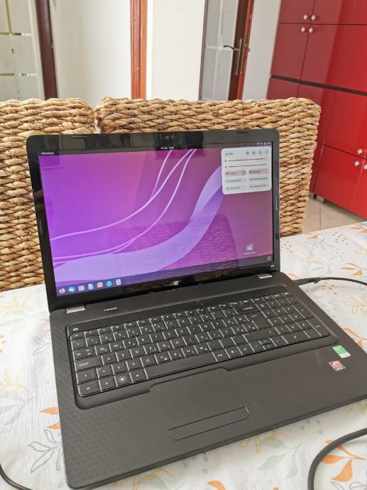 HP®G72 17.3 LED ekran s 512GB SAMSUNG SSD,8GB DDR3,ATI Radeon grafa