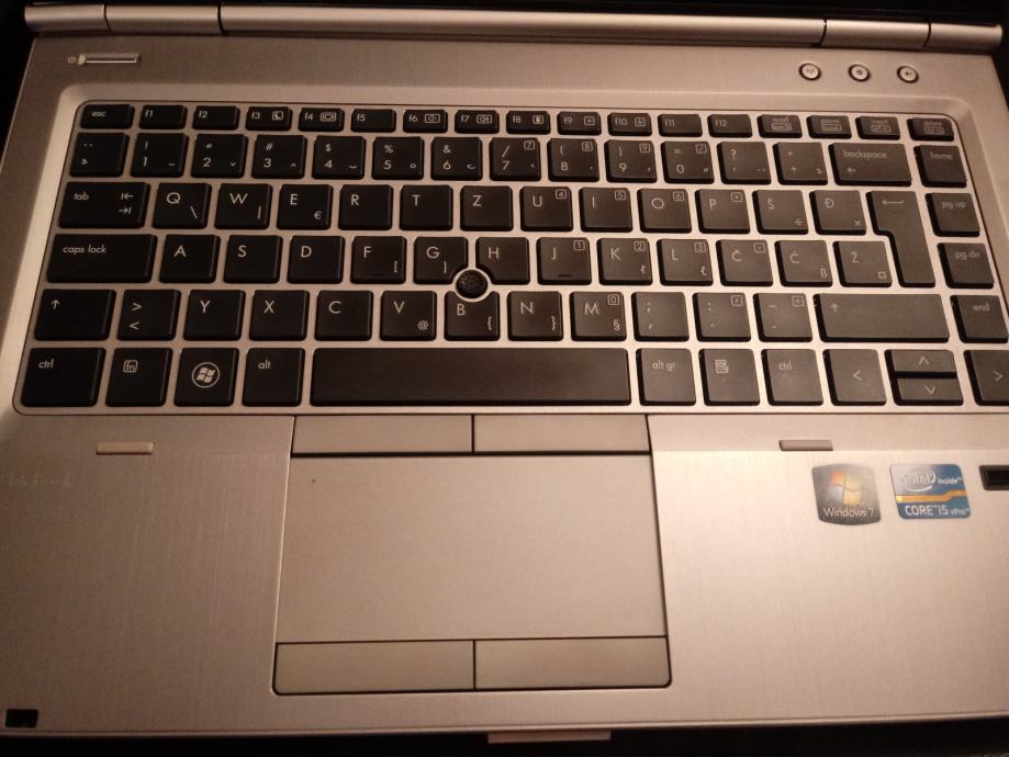 LAPTOP HP ELITEBOOK 8470P, i5 3320M 2,6GHz, 4GB RAM + docking station!