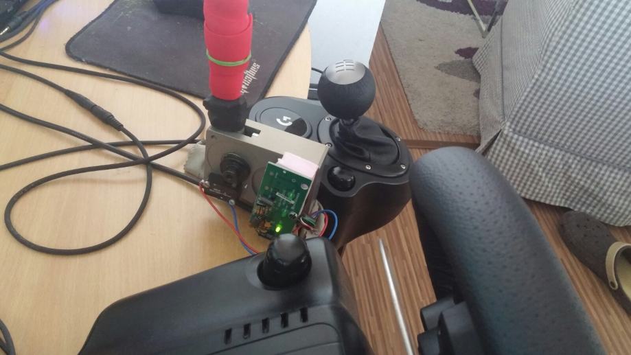 Logitech g29 + shifter + USB ručna