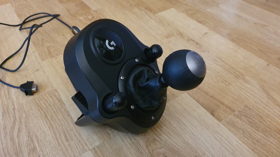 Logitech G29 volan + pedale + shifter