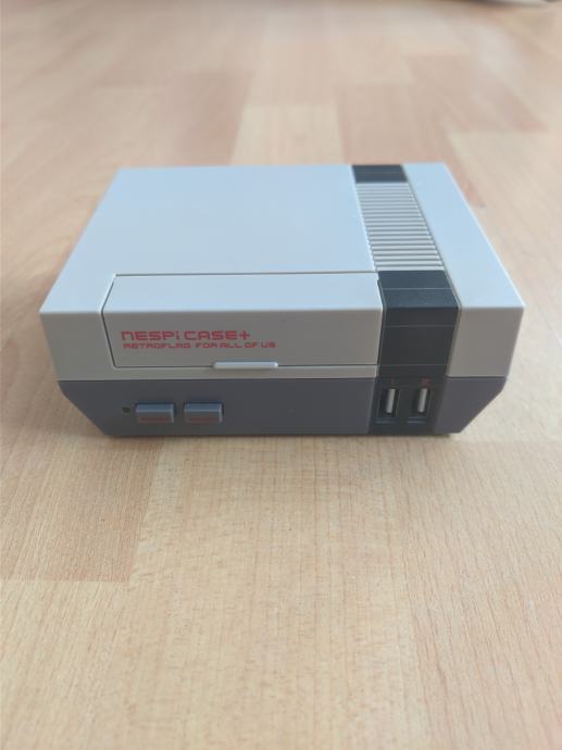 RetroFlag NESPi Plus kućište za Raspberry Pi 2,3 i modeli B i B+