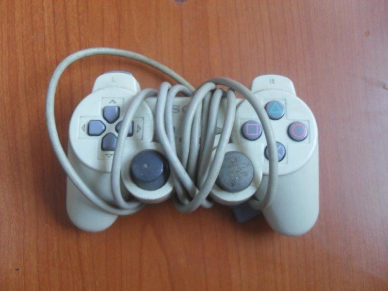 Playstation One, PS One gamepad (joystick)