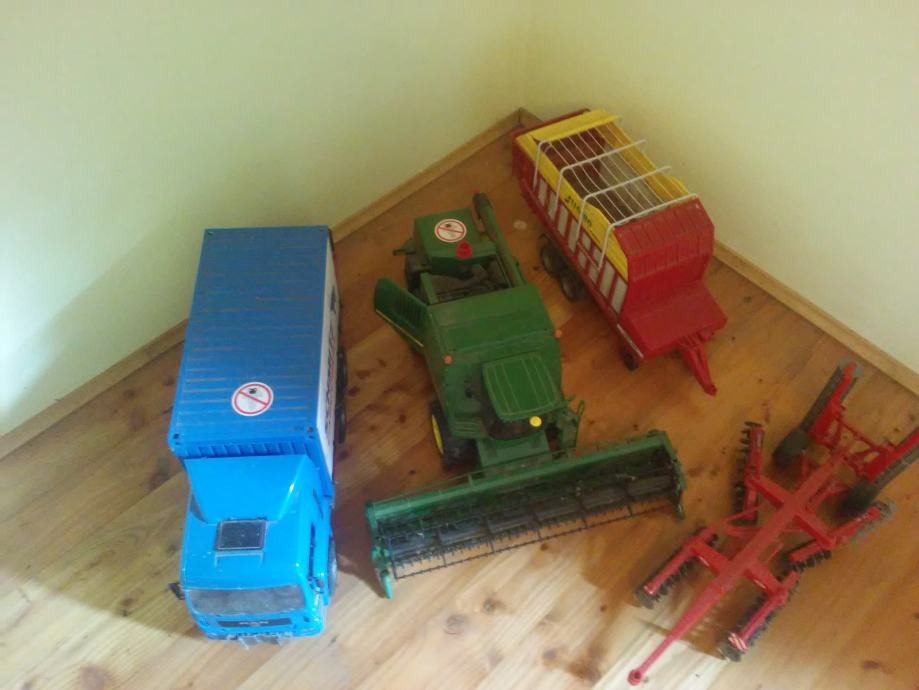 Bruder igračke - veliki poljoprivredni strojevi, kombajn, kamion
