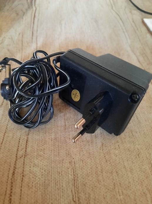 500mA UNIVERSAL AC/DC ADAPTOR