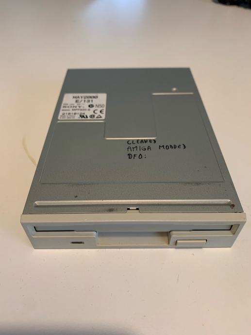 Amiga floppy disk drive interni