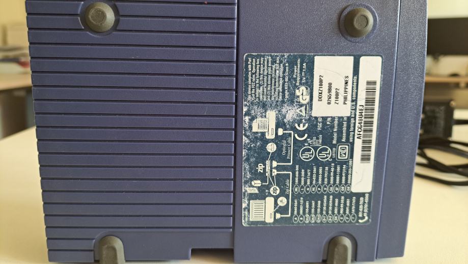 Iomega Zip drive, i 100 MB diskete