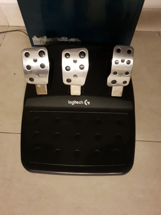 Logitech G29 Driving Force + Shifter