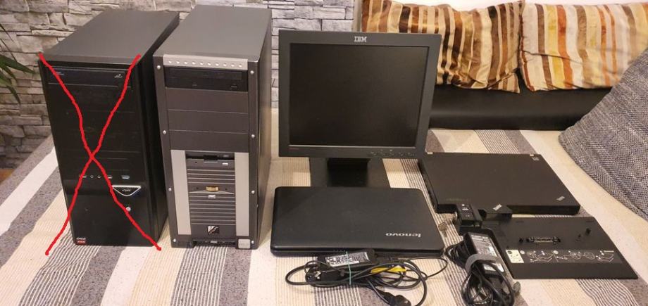 Lot računala, 2 x laptop i 1 x stolni PC i 1 x monitor