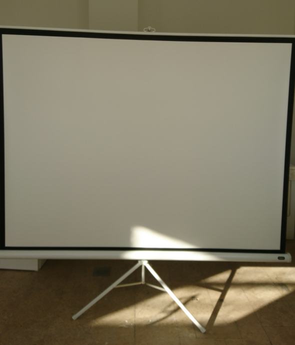 PLATNO ZA PROJEKTOR SA STALKOM POVOLJNO!!