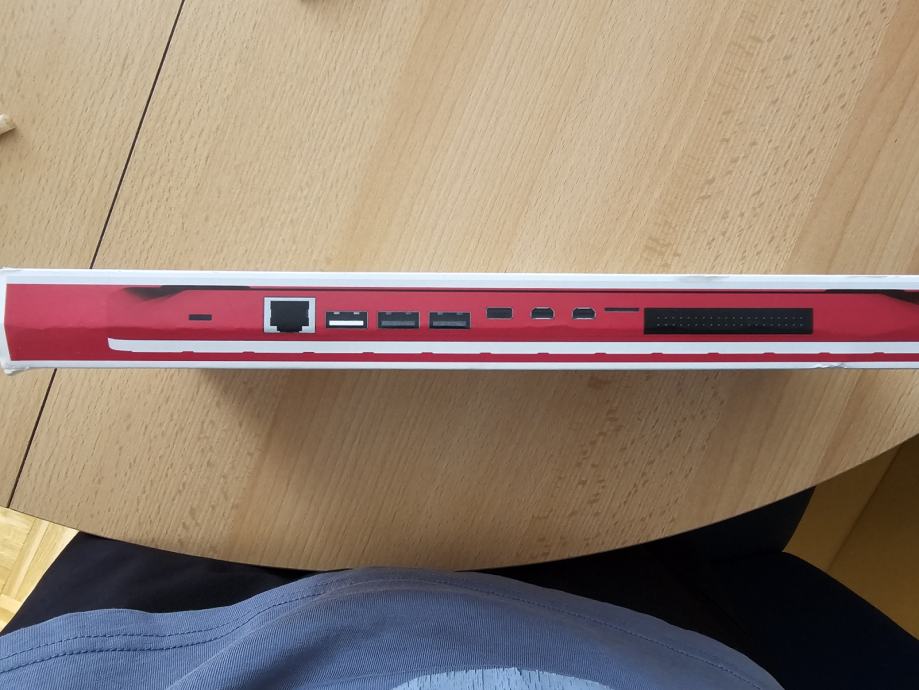 Raspberry Pi 400 osobno računalo, UK layout NOVO