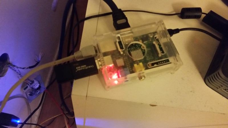 Raspberry Pi model B, kućište, hladnjaci, SD kartica