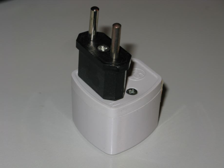 ⭐️ Univerzalni strujni adapter US UK AU na EU ⭐️