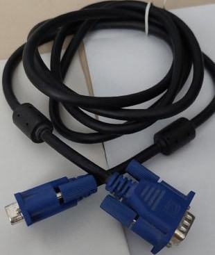 VGA kabel za spajanje monitora i PC-a