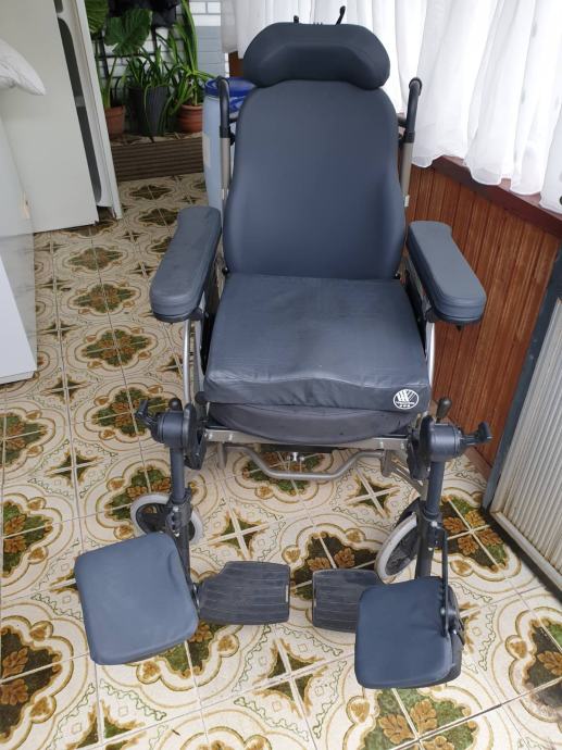 Invalidska kolica u odličnom stanju.