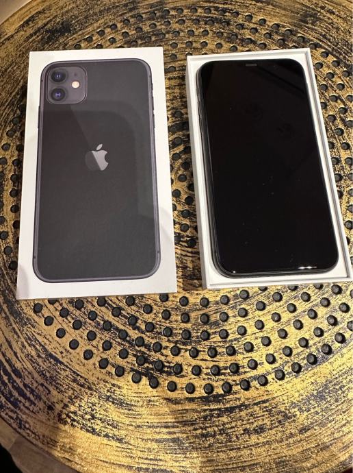 iPhone 11 64gb crni i bijeli