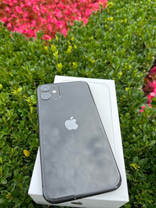 Prodajem Apple iPhone 11 64gb,crni ///sve mreže