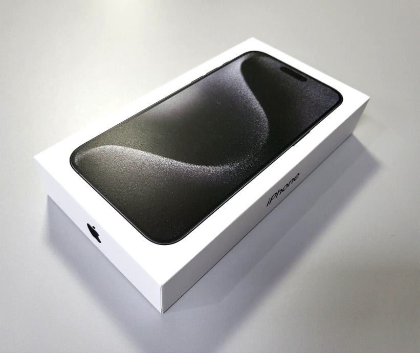 iPhone 15 Pro Max 256GB Black Titanium NOV, NEOTVARAN - 1100€ FIKSNO