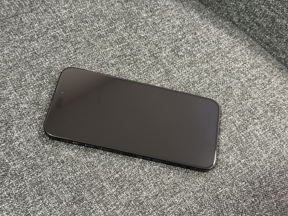 Iphone 15 Modal iPhone 15 Pro Max 256GB ⎸ Black Titanium ⎸ vrhunski očuvan
