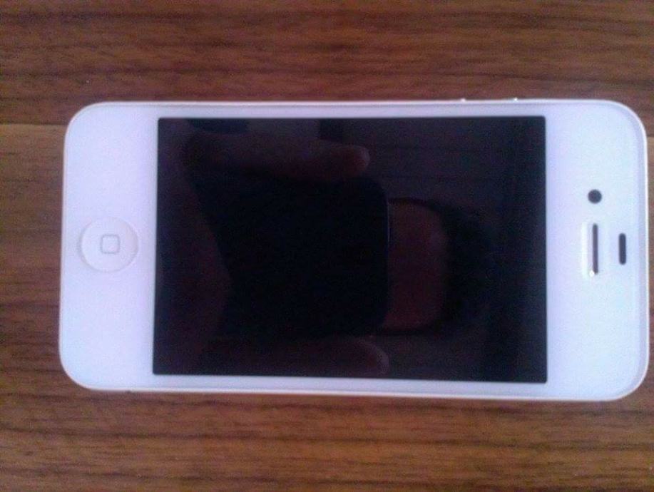 iPhone 4s - 16gb - bijeli - VIP mreža - 450kn