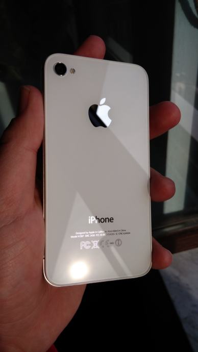 iPhone 4S, bijeli, 16GB, otkljucan na sve mreže, stanje savršeno.