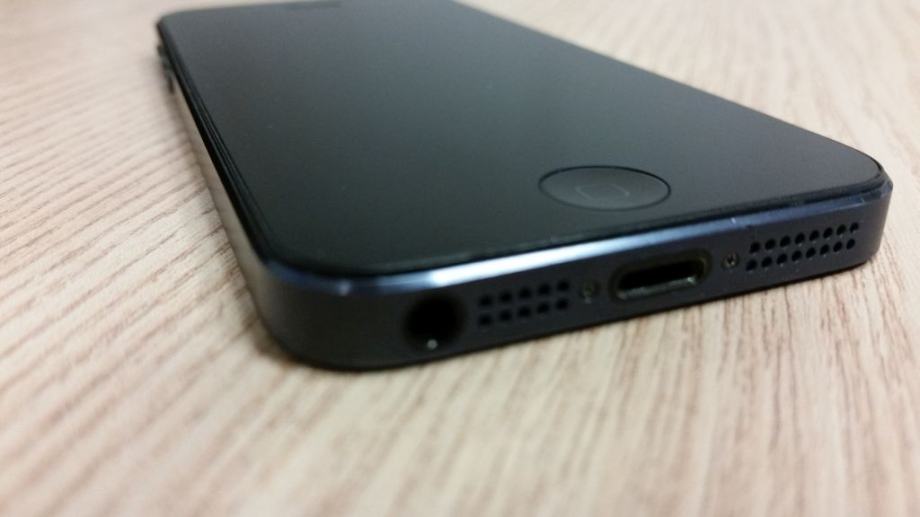 Apple iPhone 5 16GB otključan na sve mreže