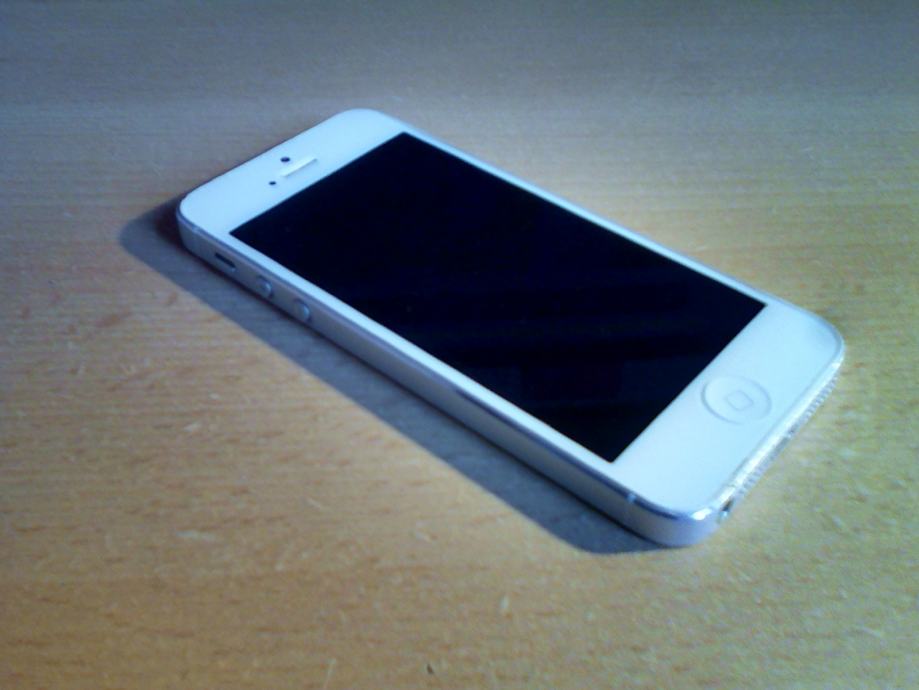 Iphone 5, 16gb, bijeli - HITNO, cijena nije fiksna !