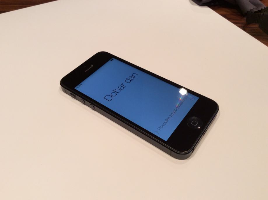 iPhone 5, 32GB, Crni, Vip mreza, dobro očuvan