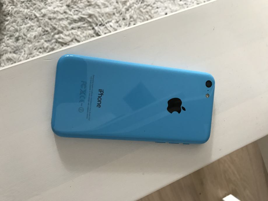 Iphone 5 c plavi 8 gb u izvrsnom stanju