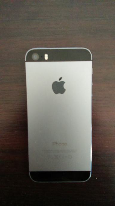 iPhone 5 S, Space Gray, 16GB odlično stanje (star godinu dana)