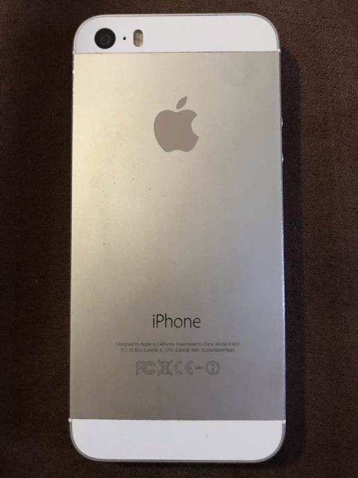 iPhone 5s 32gb silver izvrstan 9/10 +2 maskice na poklon!