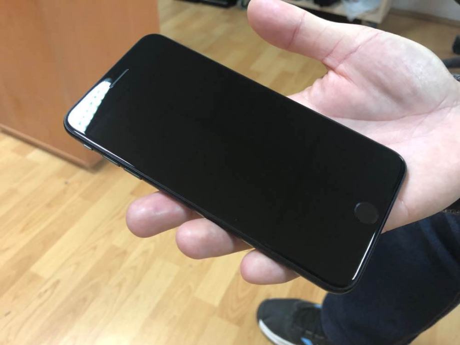 iPhone 7 plus, 32GB, crni