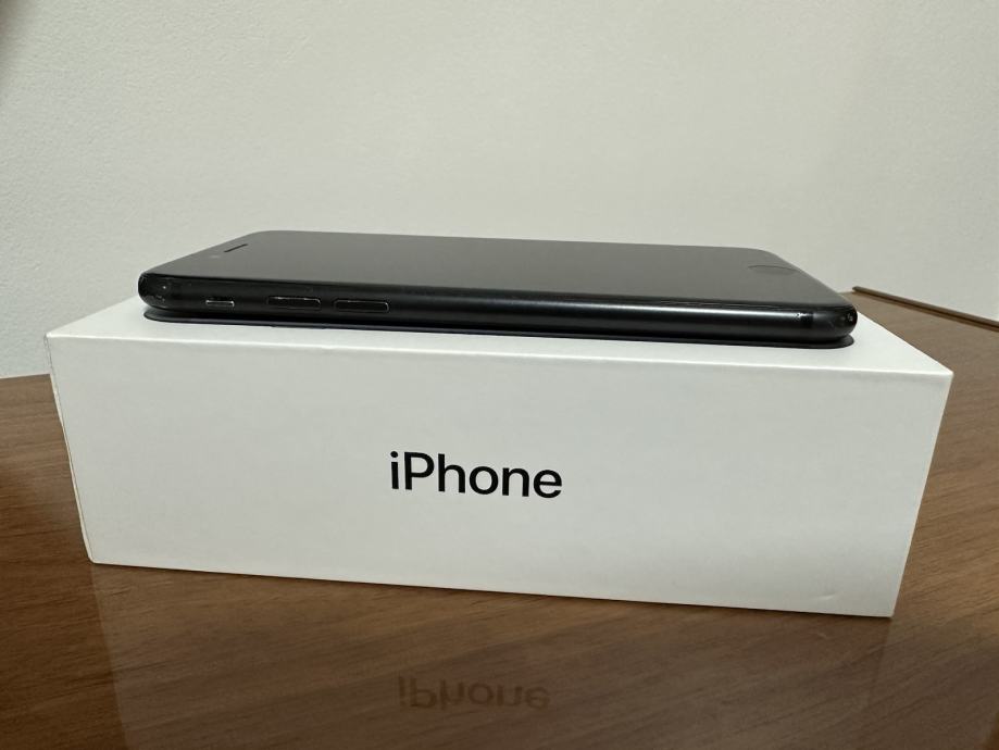 Apple iPhone 7 Crni 128 gb, ISPRAVAN, KORIŠTEN ALI BATERIJA ZA ZAMJENU